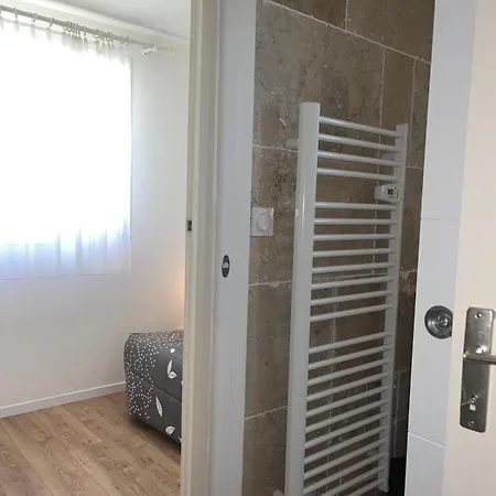 For 4 - Near * Saint-Raphaël