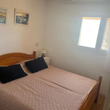 Apartament For 4 - Near